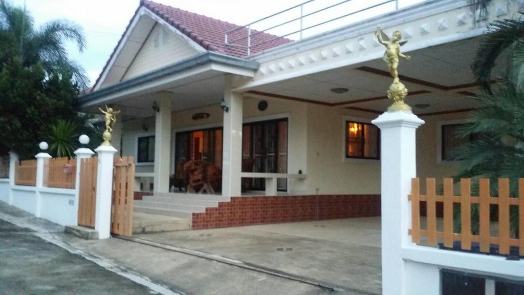 Baan Chockchai 3 Банг-Саре Екстер'єр фото